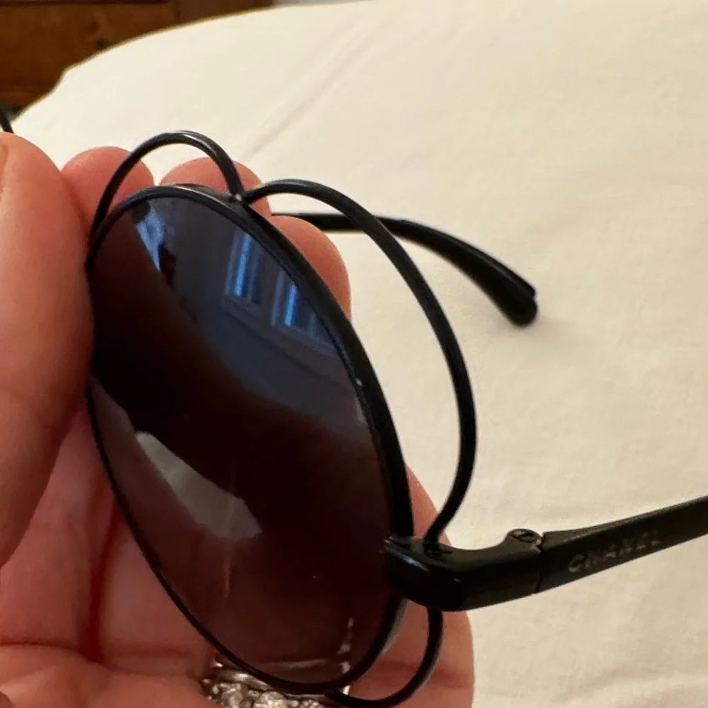 CHANEL Black Flower Sunglasses - Picture 5 of 5